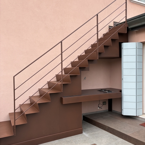 Scala Architettonica Con Piano Cucina Inferiore
